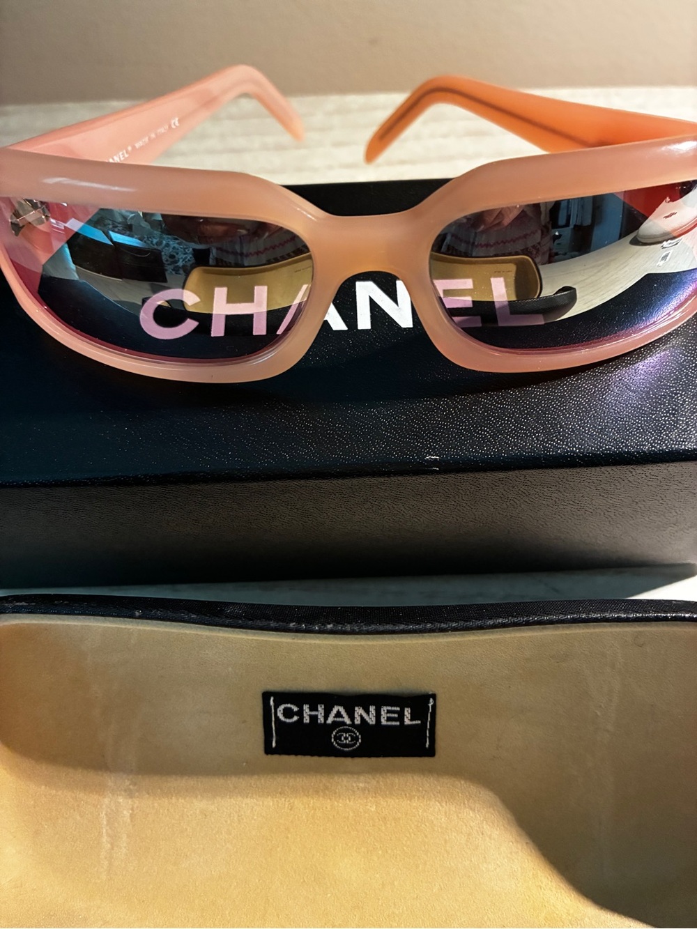 CHANEL Interlocking Crystal. CC Logo Rectangular Sunglasses Style 5064B - Pink